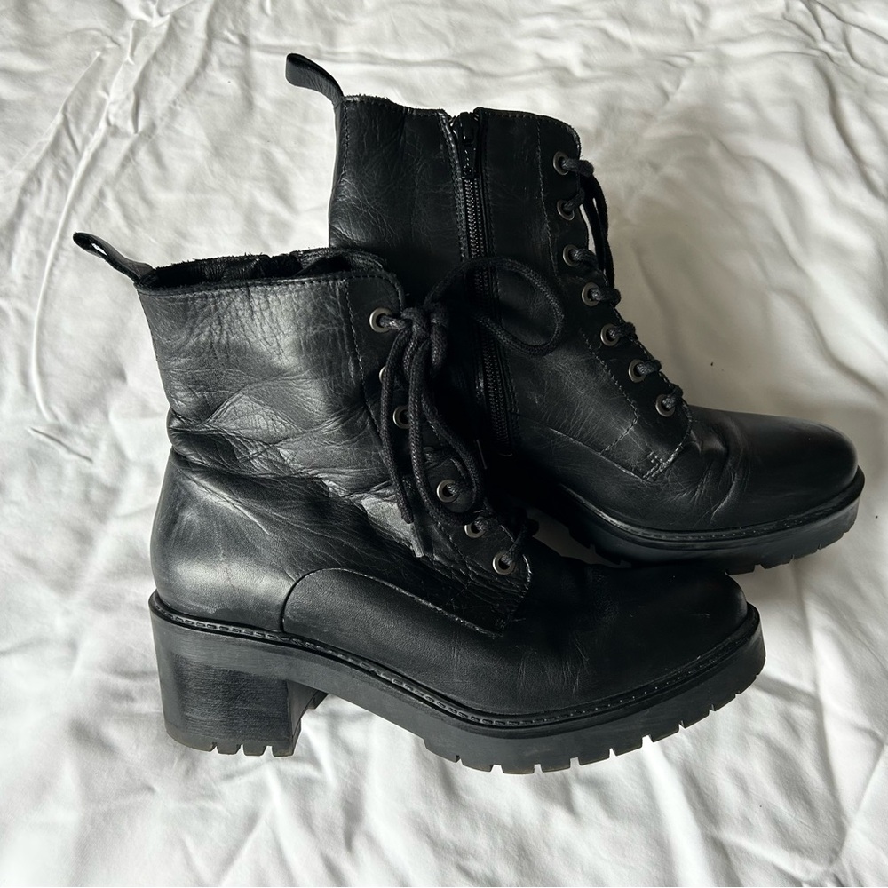 Floyd Black Leather Ankle Boots